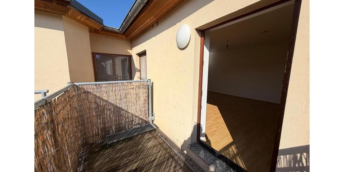 Dachgeschoßwohnung Magdeburg Leipziger Straße - 2 Zimmer, 55 m&sup2;, 450&euro; | Angebot:25974498