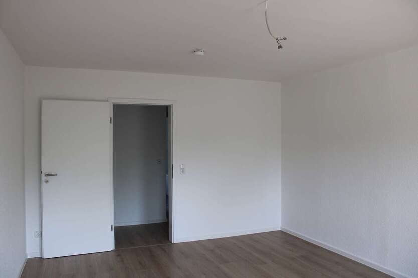 ruhige 4 Zimmer-Wohnung im Hinterhaus ***frisch renoviert*** mit Balkon 4 zimmer
