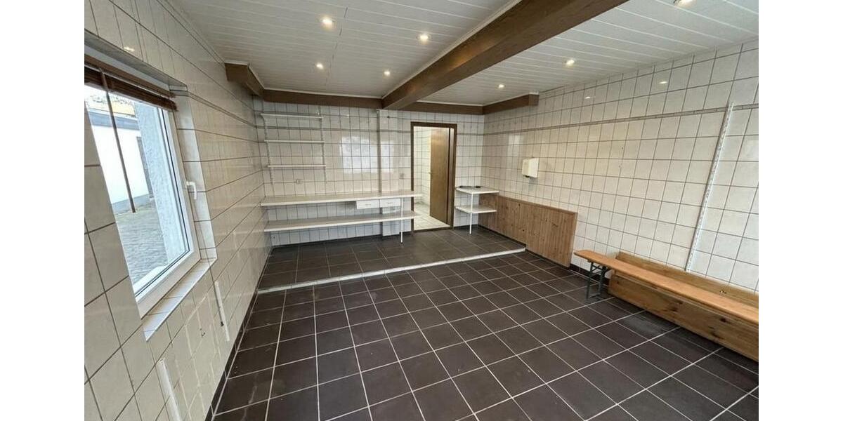 Einfamilienhaus Wolmirstedt - 6 Zimmer, 250 m&sup2;, 370.000&euro; | Angebot:27533800