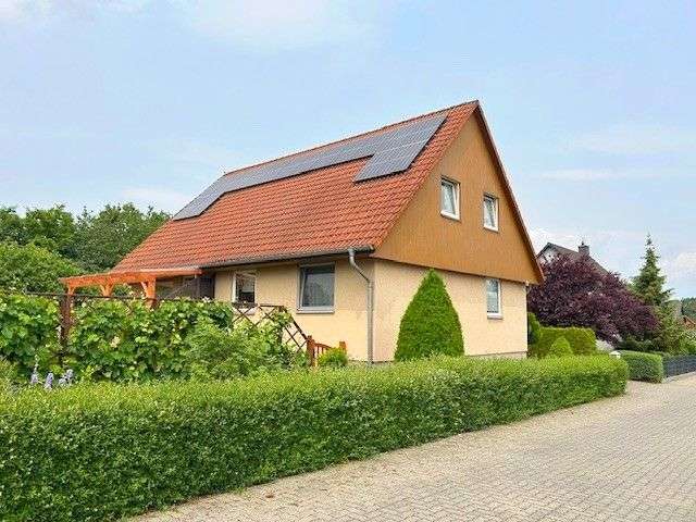 Haus zum Kaufen in Möser 330.000 € 174 m²