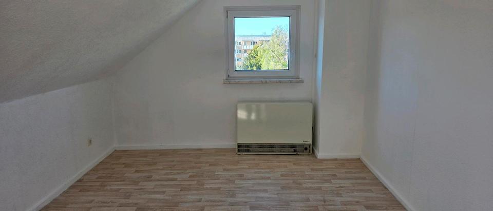 Dachgeschoßwohnung Schönebeck (Elbe) Pretzien - 3 Zimmer, 44 m&sup2;, 576&euro; | Angebot:26398077