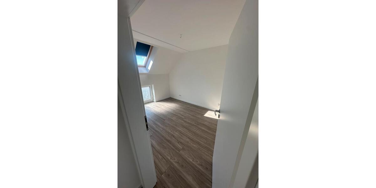 Etagenwohnung Magdeburg Alt Olvenstedt - 3 Zimmer, 90 m&sup2;, 1.350&euro; | Angebot:26463262