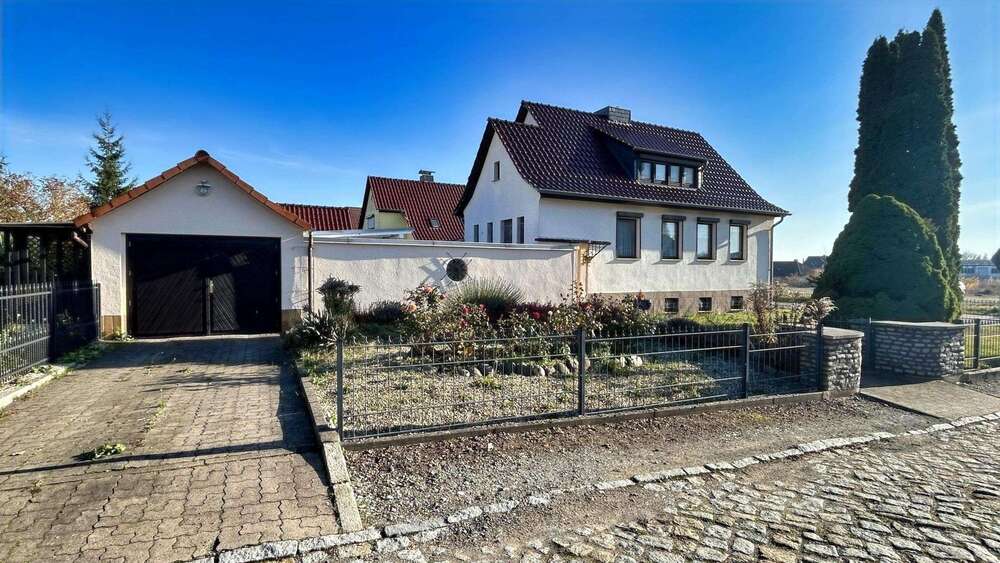 Haus zum Kaufen in Oschersleben 247.000 € 100 m² 4 zimmer