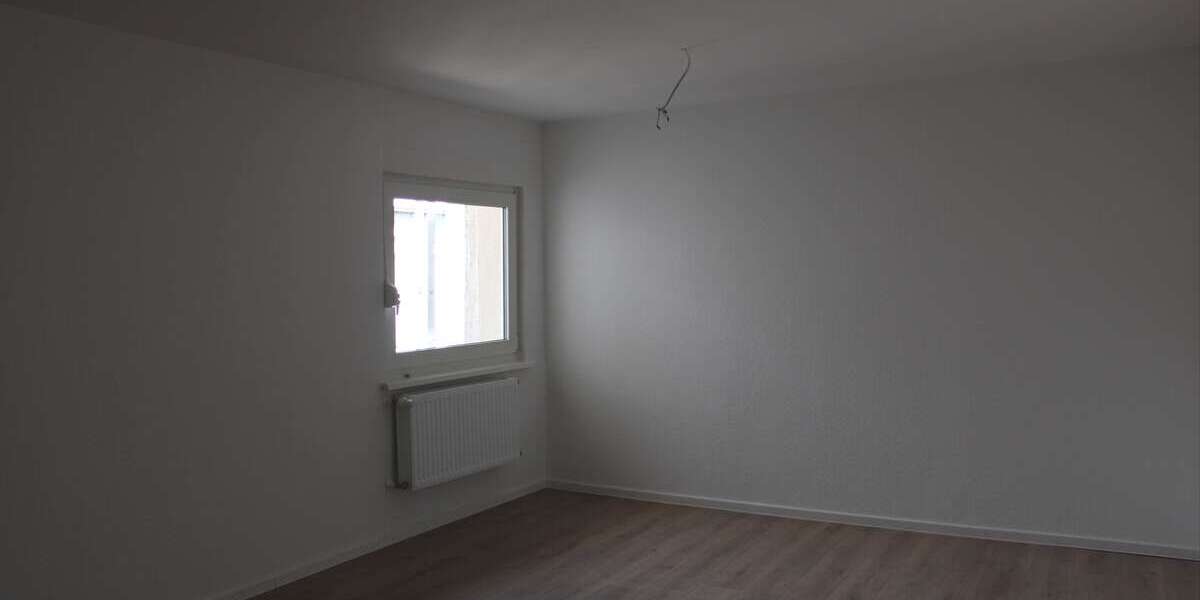 ruhige 4 Zimmer-Wohnung im Hinterhaus ***frisch renoviert*** mit Balkon - Dachgeschoßwohnung Magdeburg Sudenburg | Angebot:10983288