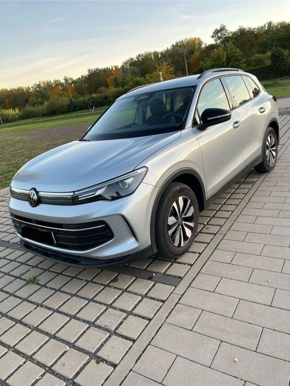 VW Tiguan 19.000 km 35.500 € Staßfurt 39446