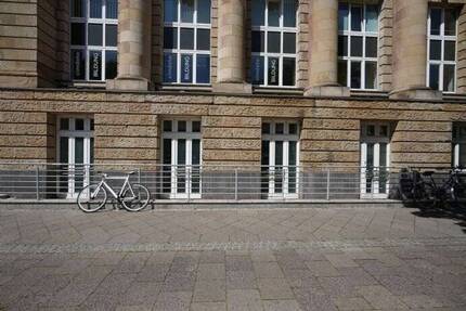 Ihre Laden- oder Bürofläche an der Otto -von Guericke-Str.! zimmer