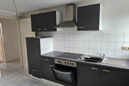 **Schöne 2 Zimmer Wohnung mit EBK** zimmer