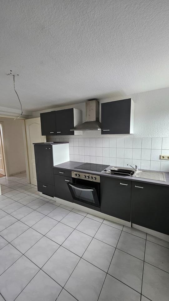 **Schöne 2 Zimmer Wohnung mit EBK** zimmer
