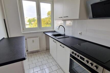 4-Zimmer-Wohnung mit Einbauküche zu vermieten zimmer