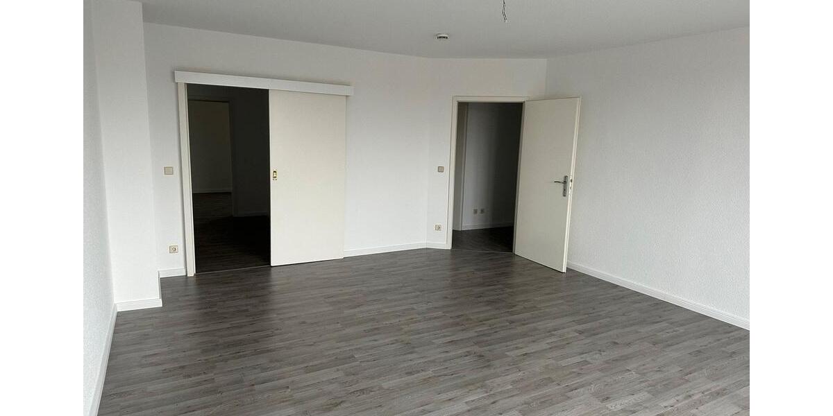 Dachgeschoßwohnung Magdeburg Leipziger Straße - 2.5 Zimmer, 75 m&sup2;, 475&euro; | Angebot:26284952