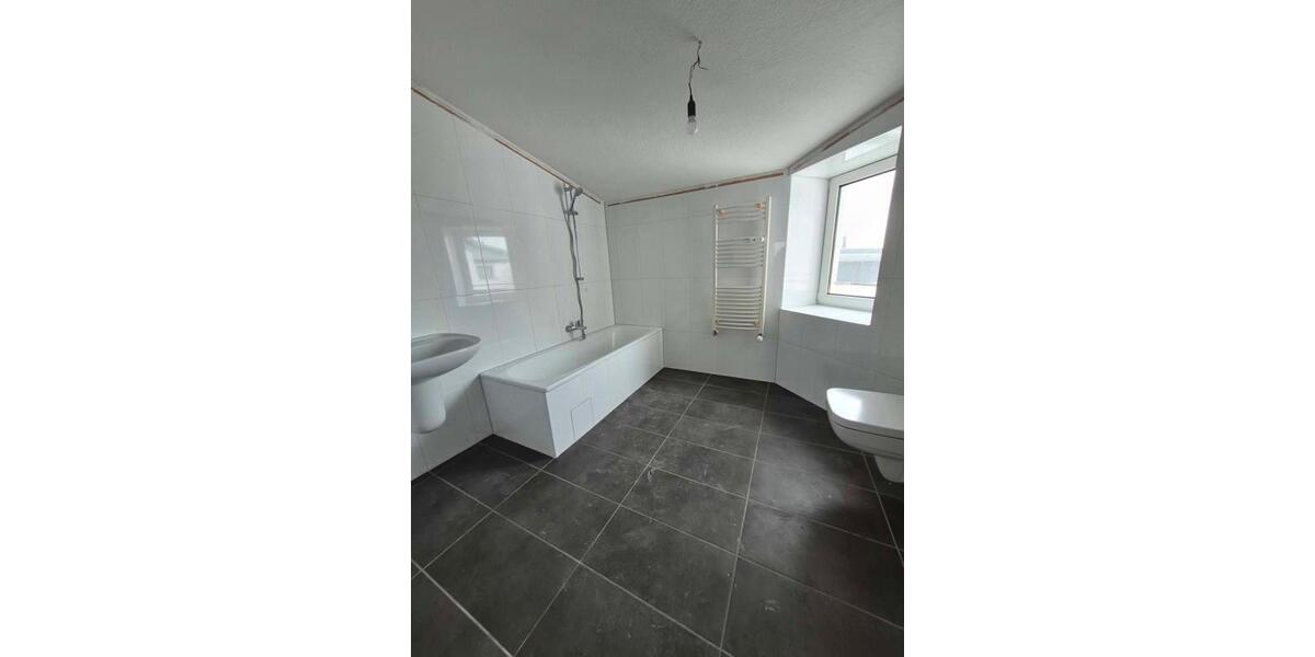 Dachgeschoßwohnung Magdeburg Nordwest - 2 Zimmer, 83 m&sup2;, 537&euro; | Angebot:25366008