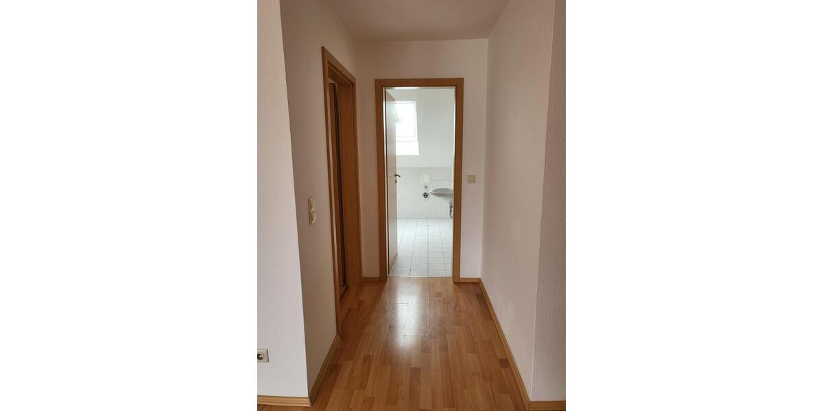 Dachgeschoßwohnung Egeln - 2 Zimmer, 63 m&sup2;, 315&euro; | Angebot:25080976