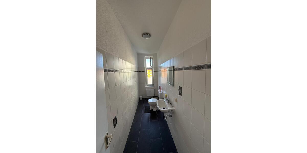 Etagenwohnung Magdeburg Nordwest - 4 Zimmer, 134 m&sup2;, 425&euro; | Angebot:25171475