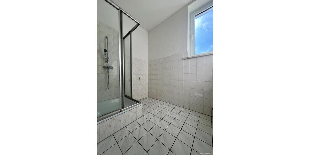 Büro- oder Praxisfläche mit 7-Zimmern, großer verglaster Loggia, Fußbodenheizung & Gäste-WC. zimmer