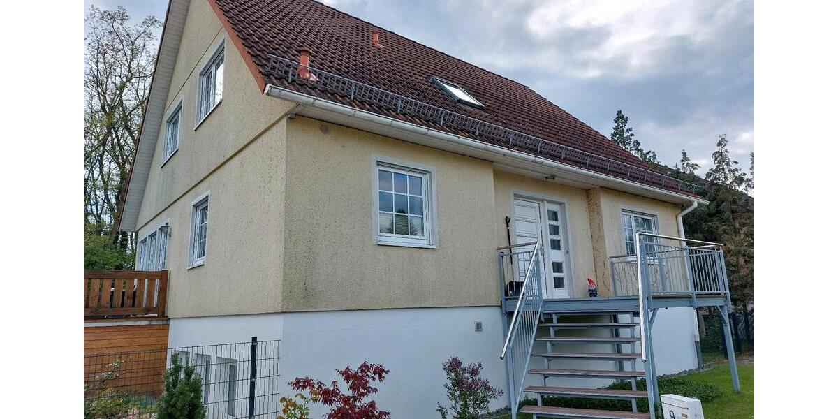 Großes Einfamilienhaus mit Einliegerwohnung und Garage 9 zimmer
