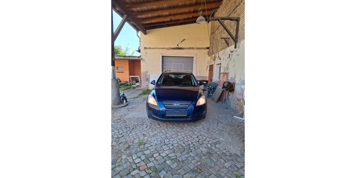 Kia ceed / Ceed 219.000 km 2.700 &euro; Barby 39249