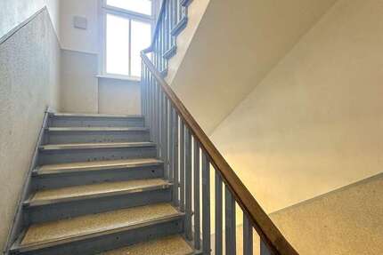 Saniertes Mehrfamilienhaus mit Balkonen – Vollvermietet in ruhiger Seitenstraße der Landeshauptstadt zimmer