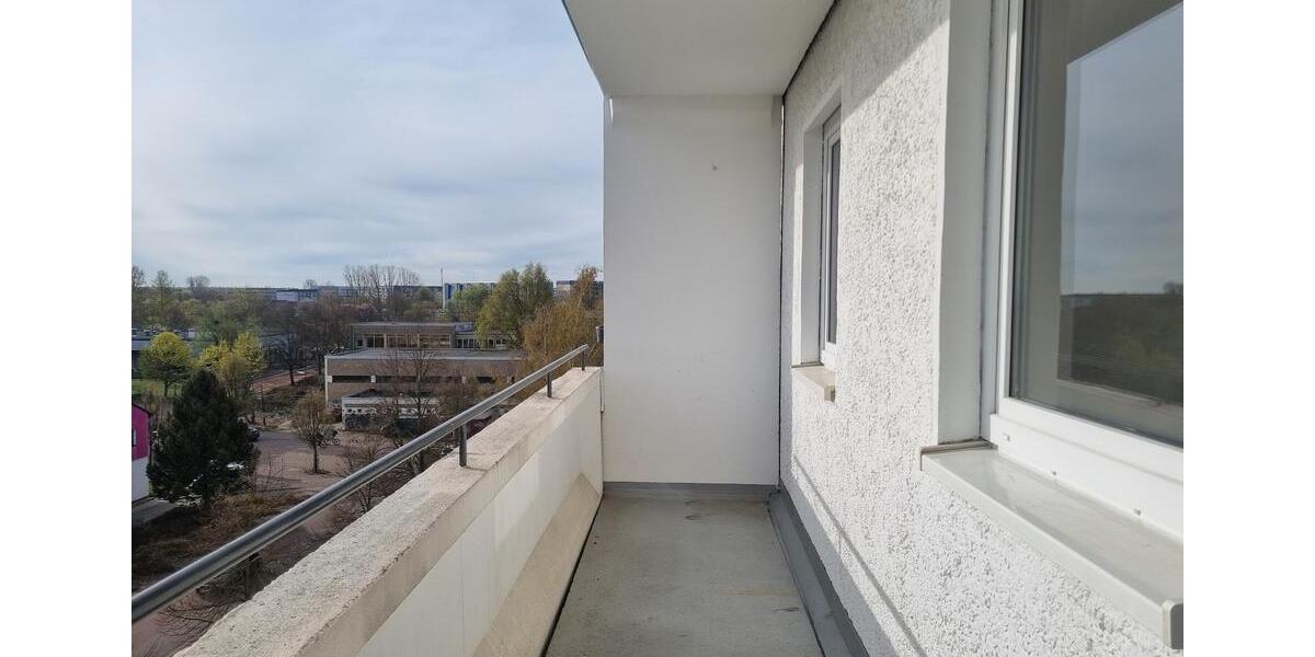 Etagenwohnung Magdeburg Alt Olvenstedt - 4 Zimmer, 82 m&sup2;, 433&euro; | Angebot:26086764