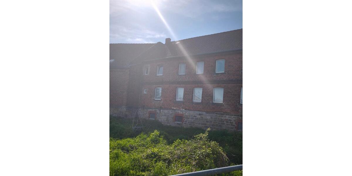 Dreifamilien Haus zur Sanierung 8 zimmer