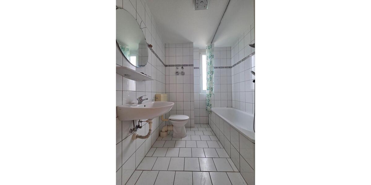 Dachgeschoßwohnung Oschersleben (Bode) - 3 Zimmer, 81 m&sup2;, 69.000&euro; | Angebot:27285585