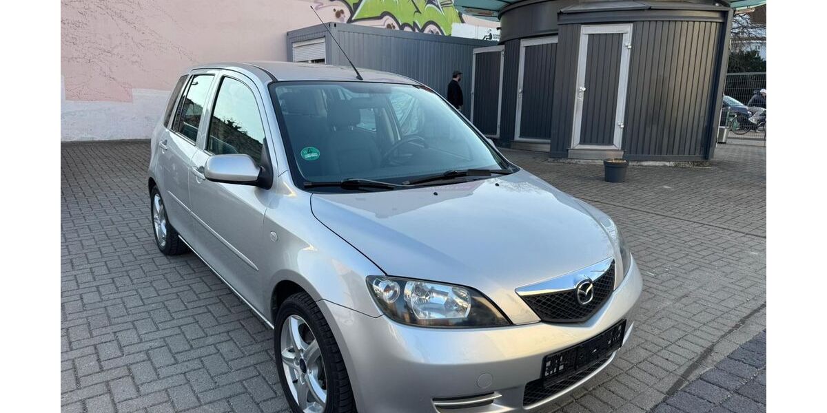 Mazda 2 113.000 km 999 &euro; Magdeburg 39112