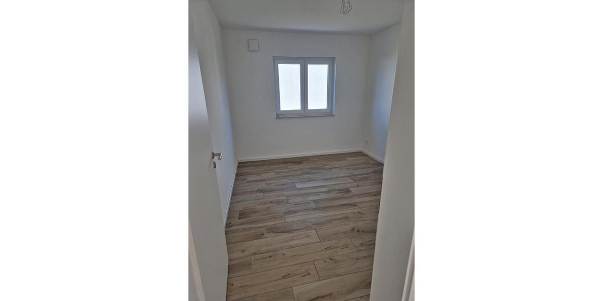 Etagenwohnung Magdeburg Hopfengarten - 5 Zimmer, 135 m&sup2;, 1.800&euro; | Angebot:26030166