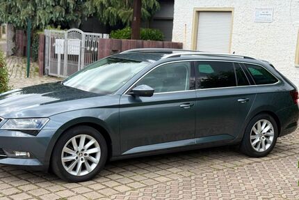 Skoda Superb 297.000 km 8.700 &euro; Magdeburg 39124