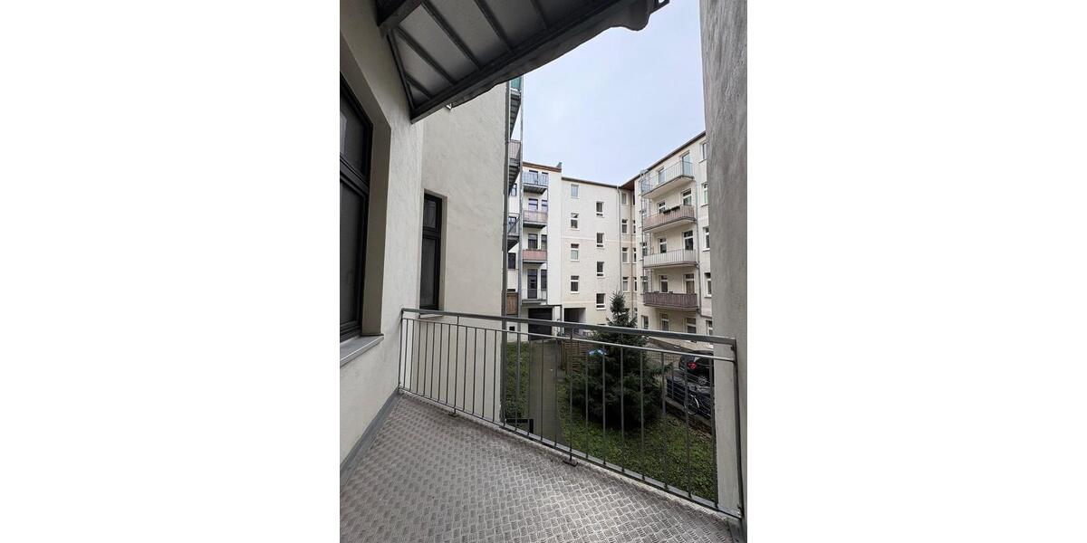 Sanierte 2-Raumwohnung in Stadtfeld-Ost mit Balkon 2 zimmer