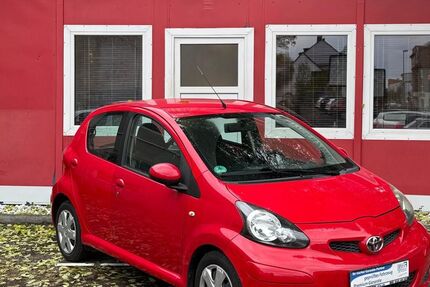 Toyota Aygo (X) 69.800 km 3.390 &euro; Magdeburg 39124