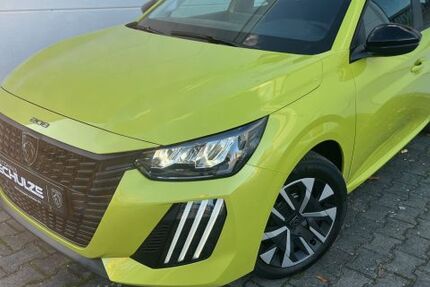 Peugeot 208 11.737 km 15.980 &euro; Magdeburg 39110