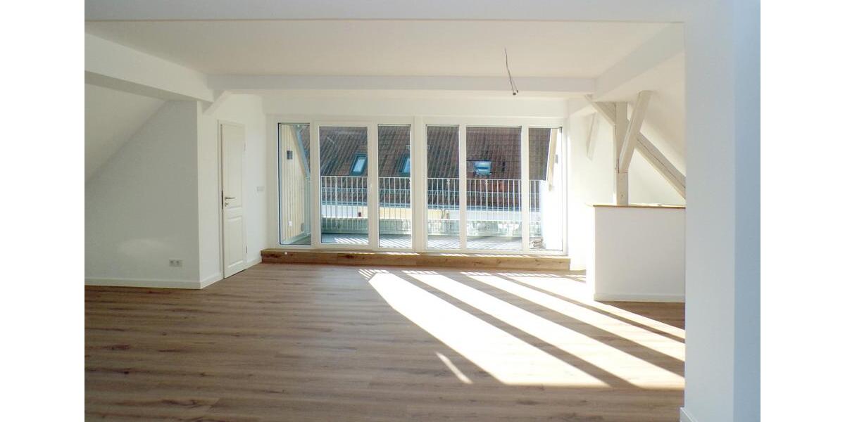 Dachgeschoßwohnung Magdeburg Nordwest - 4 Zimmer, 124 m&sup2;, 1.364&euro; | Angebot:24255460