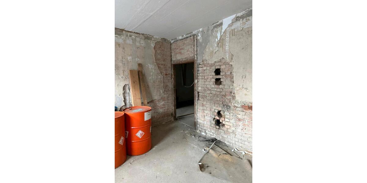 Mehrfamilienhaus, Wohnhaus Burg - 10 Zimmer, 212 m&sup2;, 65.000&euro; | Angebot:26512029