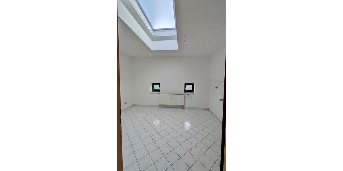 Dachgeschoßwohnung Magdeburg Leipziger Straße - 2 Zimmer, 67 m&sup2;, 430&euro; | Angebot:26100528