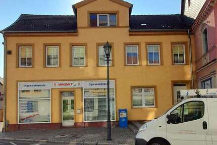 Haus zum Kaufen in Oschersleben 180.000 € 295 m² 7 zimmer