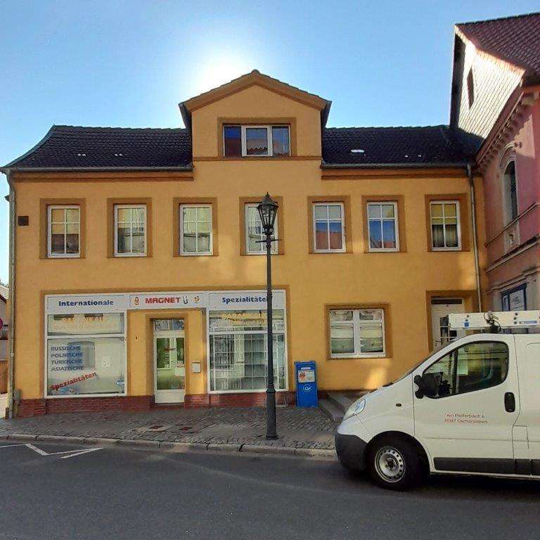 Haus zum Kaufen in Oschersleben 180.000 € 295 m² 7 zimmer