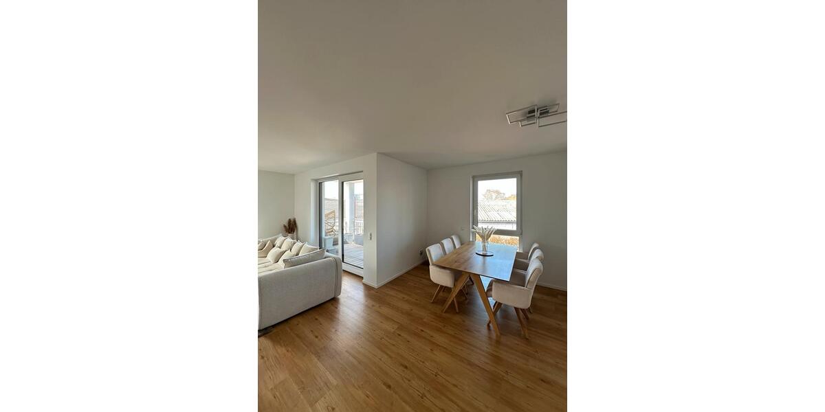 Etagenwohnung Wolmirstedt - 4 Zimmer, 102 m&sup2;, 1.267&euro; | Angebot:26003582