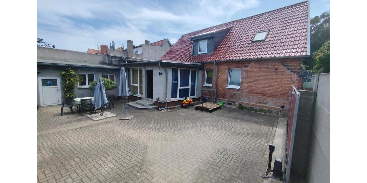 Einfamilienhaus Burg - 7 Zimmer, 160 m&sup2;, 220.000&euro; | Angebot:26120503