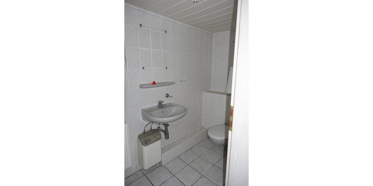 Renovierungsbedürftiges Kleinbüro zimmer