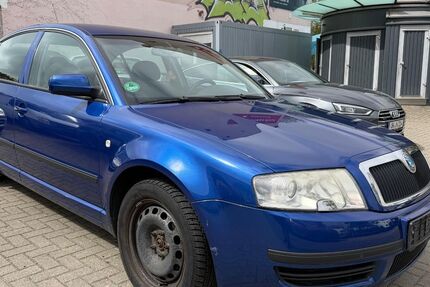 Skoda Superb 168.000 km 2.390 &euro; Magdeburg 39112