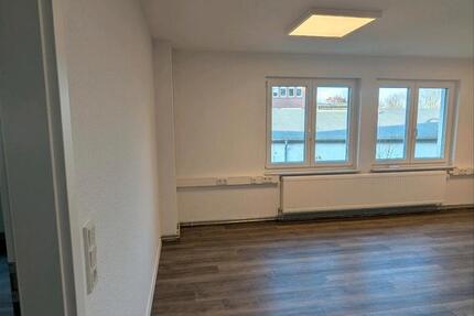 heller und moderner Büroraum in Magdeburg zu vermieten zimmer