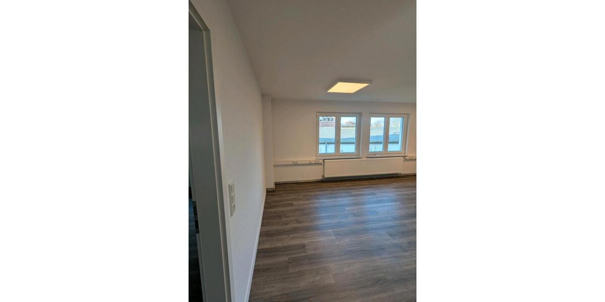 heller und moderner Büroraum in Magdeburg zu vermieten zimmer