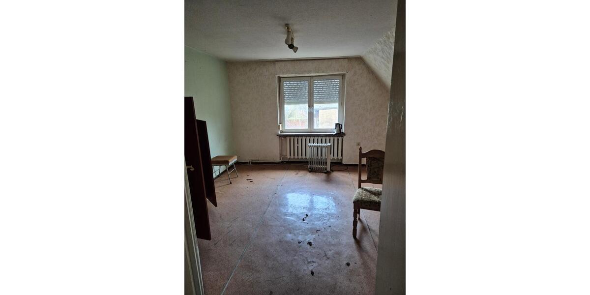 Einfamilienhaus Calbe (Saale) - 8 Zimmer, 163 m&sup2;, 60.000&euro; | Angebot:26030244