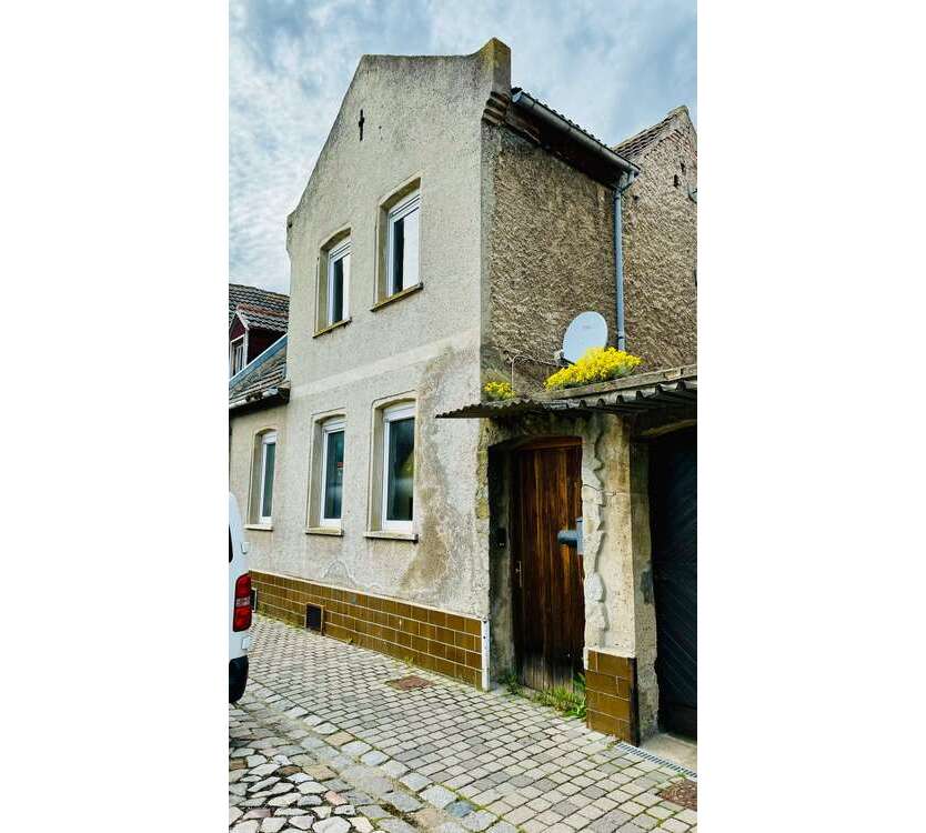 Haus zum Kaufen in Staßfurt 35.000 € 97 m²