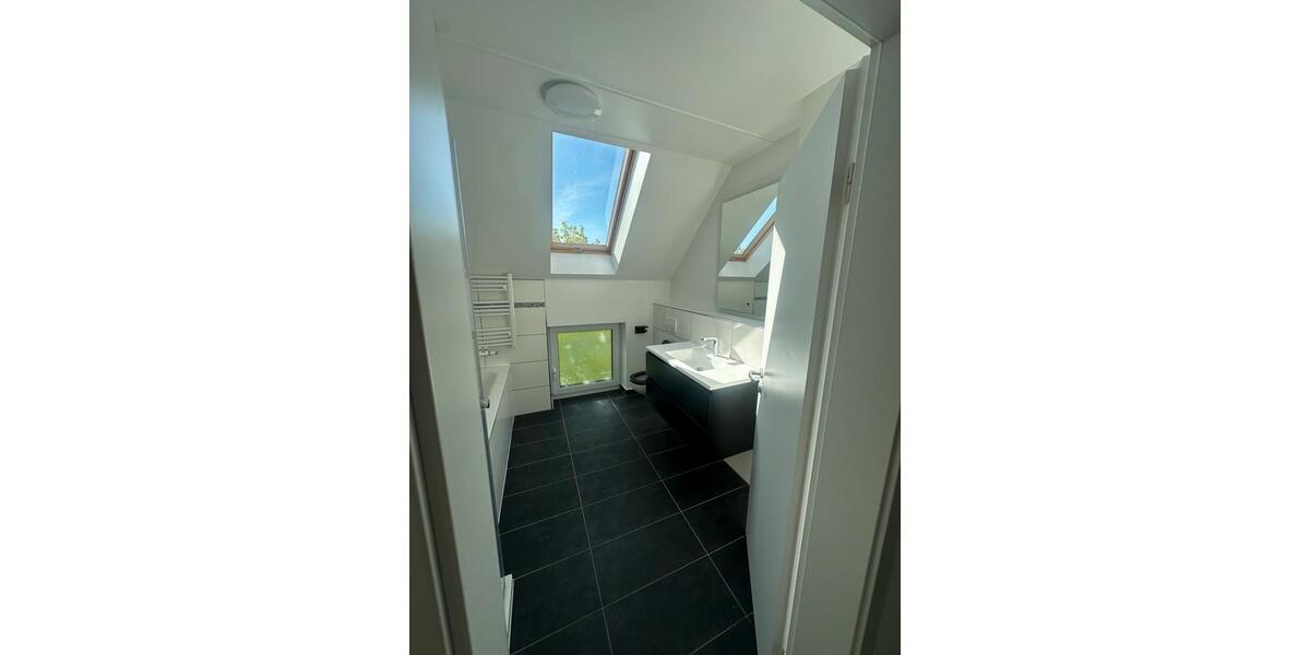 Etagenwohnung Magdeburg Alt Olvenstedt - 3 Zimmer, 90 m&sup2;, 1.350&euro; | Angebot:26463262