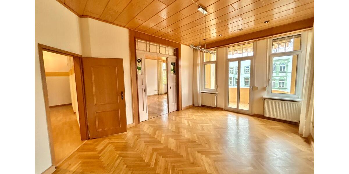 Elegante 5-Zimmer-Altbauwohnung mit Balkon in begehrter Lage Magdeburgs 5 zimmer