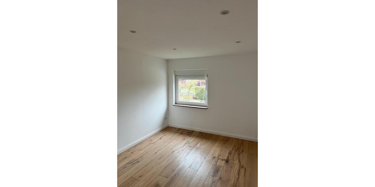 Einfamilienhaus Wolmirstedt - 2 Zimmer, 90 m&sup2;, 900&euro; | Angebot:26013404