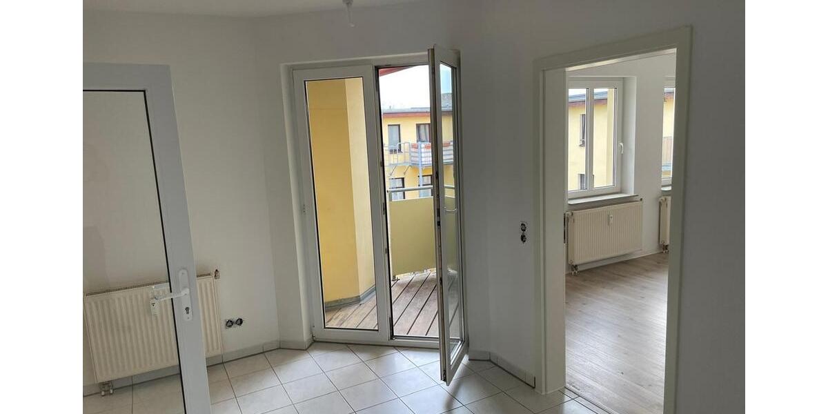Dachgeschoßwohnung Magdeburg Nordwest - 2 Zimmer, 61 m&sup2;, 510&euro; | Angebot:26194067
