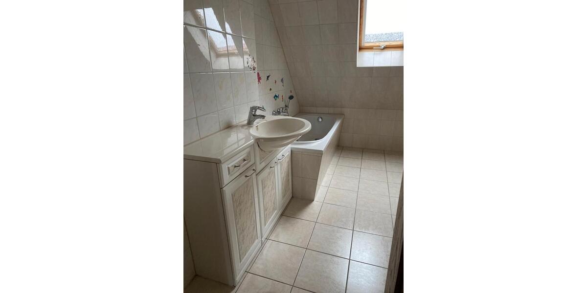 Dachgeschoßwohnung Calbe (Saale) - 3 Zimmer, 88 m&sup2;, 460&euro; | Angebot:26341168