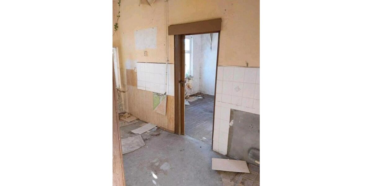 Mehrfamilienhaus, Wohnhaus Burg - 10 Zimmer, 212 m&sup2;, 65.000&euro; | Angebot:26512029