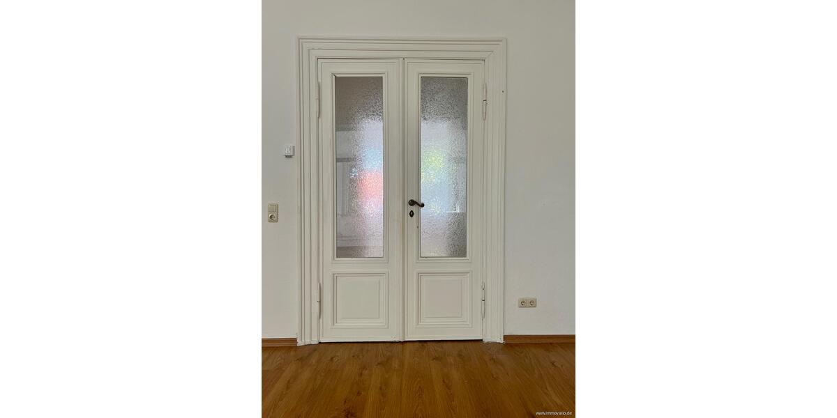 Büro- oder Praxisfläche mit 7-Zimmern, großer verglaster Loggia, Fußbodenheizung & Gäste-WC. zimmer